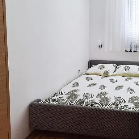 2 Bedroom Amazing In Apartment Novi Vinodolski