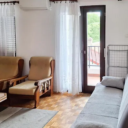 Apartment 2 Bedroom Amazing In *